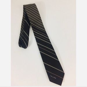 Oscar de la Renta vintage tie